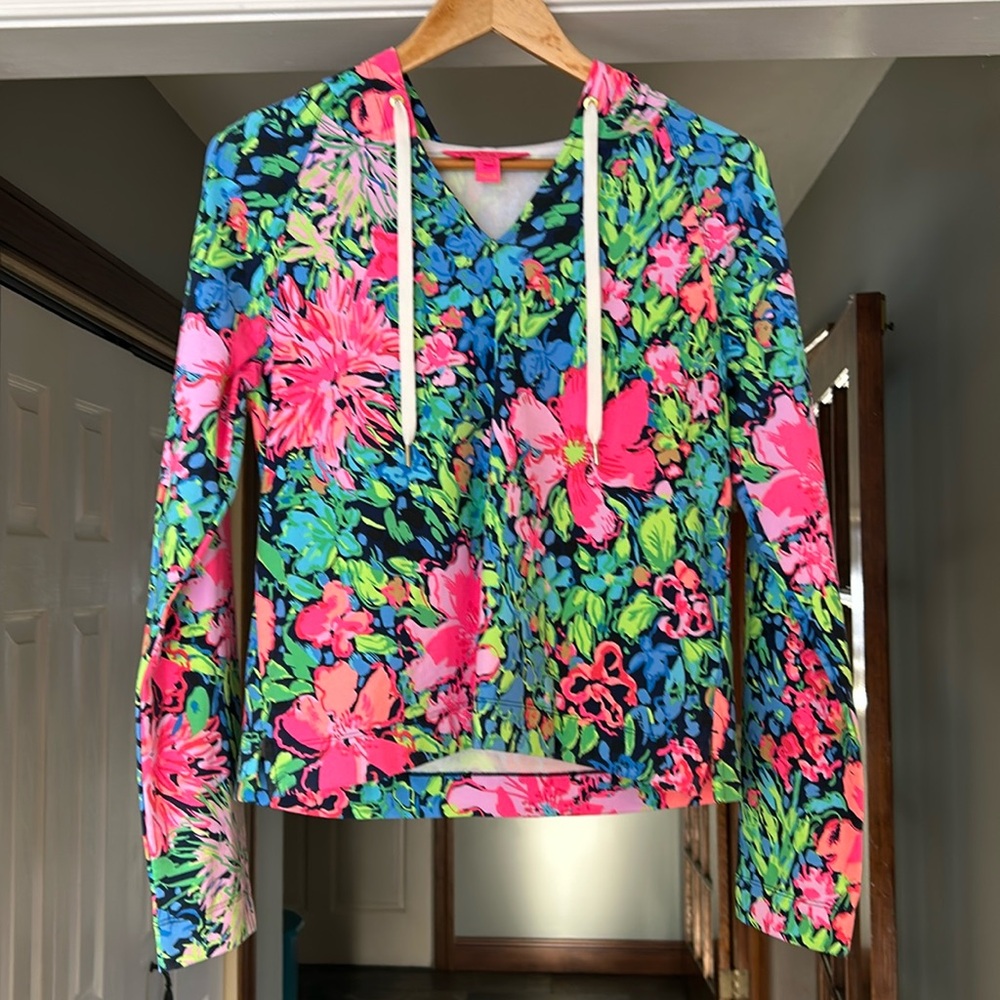 Lilly Pulitzer Graphic Pink and Green Polo Sweatshirt